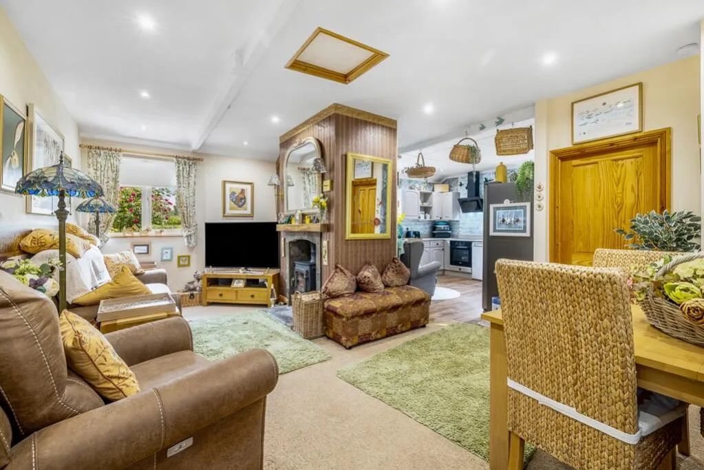 2 bed Detached Bungalow