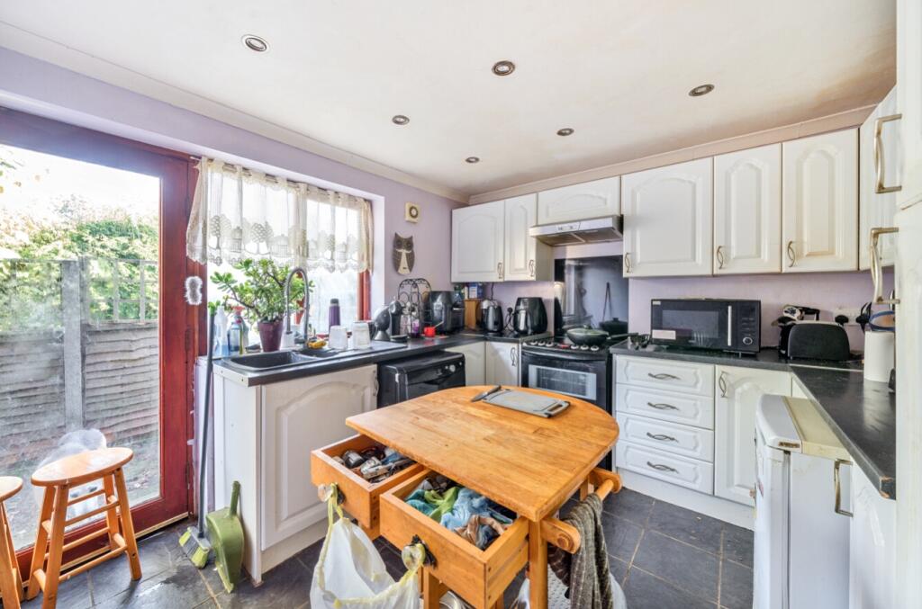 5 bed Detached
