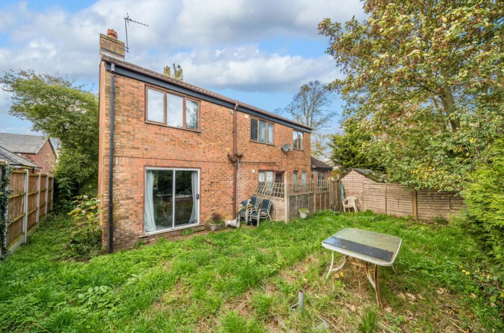 5 bed Detached