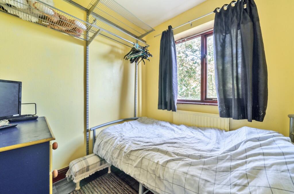 5 bed Detached