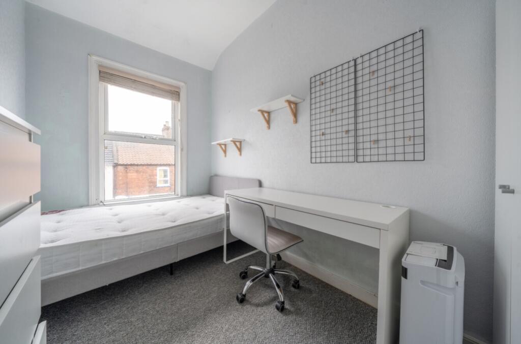 5 bed Terraced