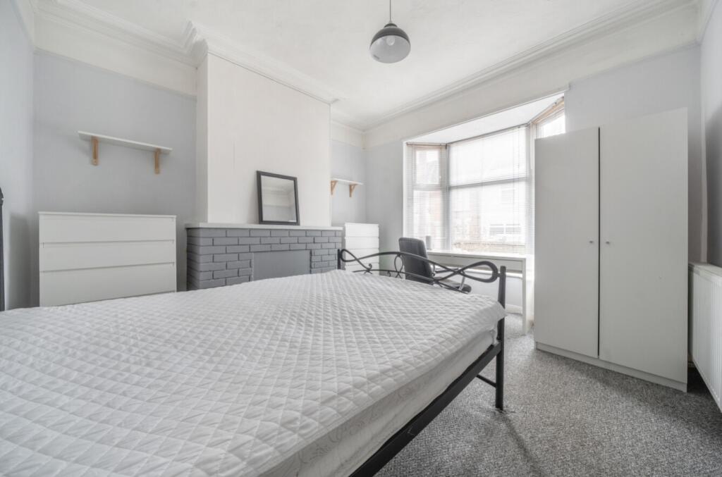 5 bed Terraced
