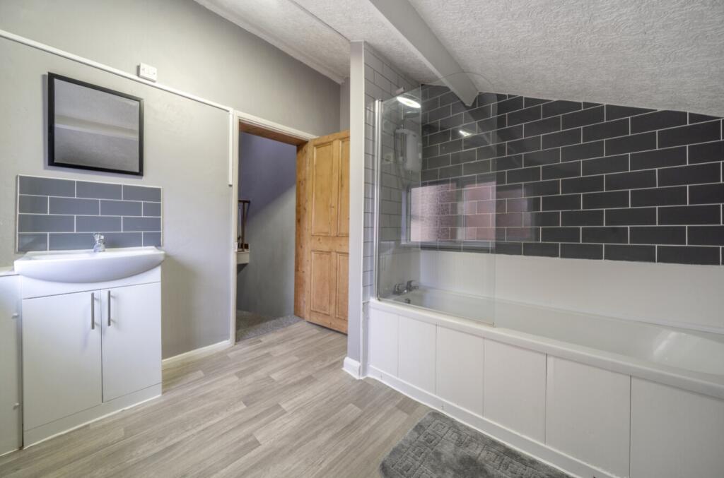 5 bed Terraced