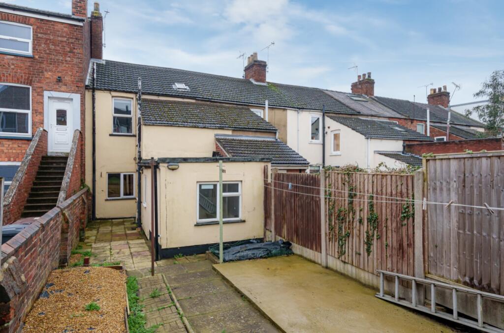 5 bed Terraced