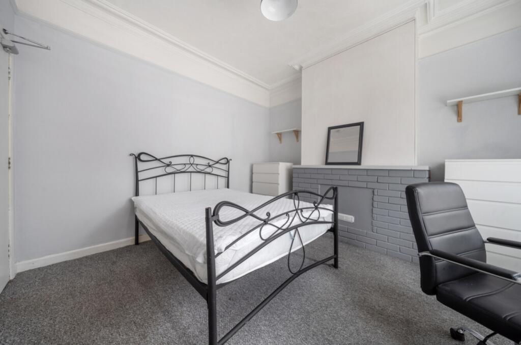 5 bed Terraced