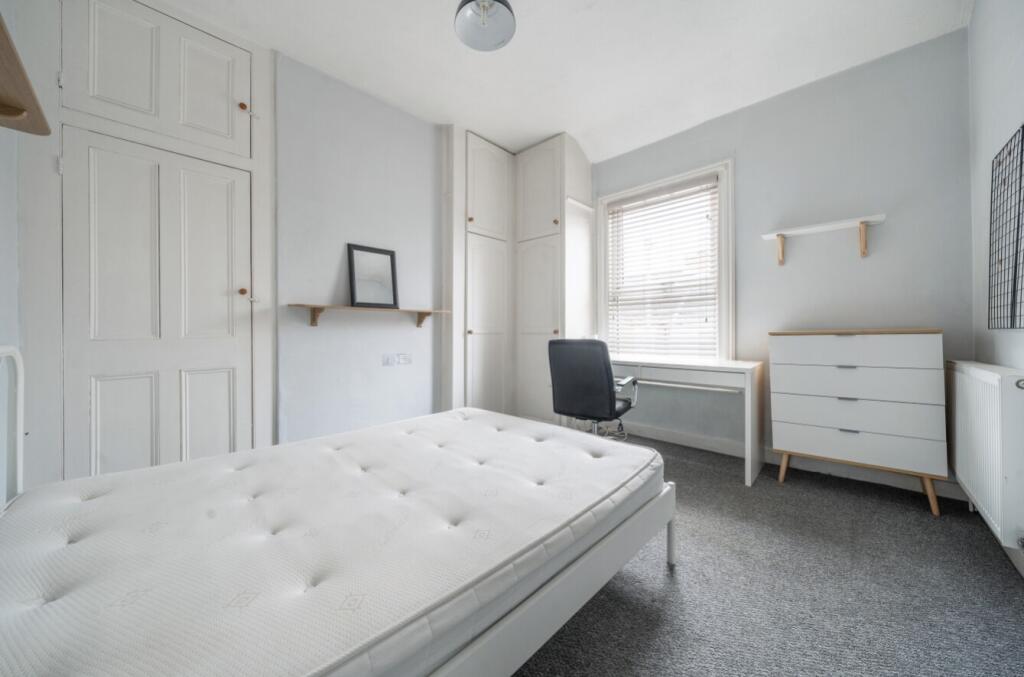 5 bed Terraced