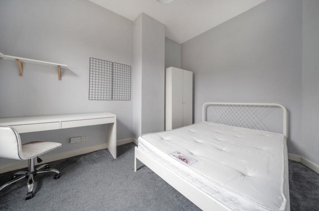 5 bed Terraced