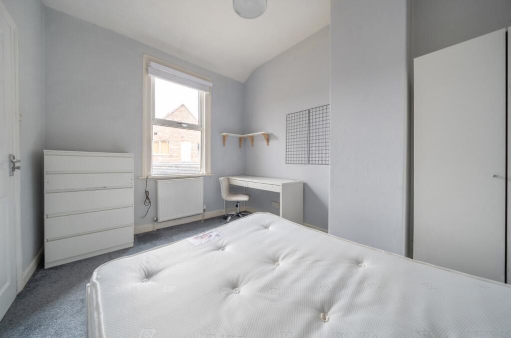 5 bed Terraced
