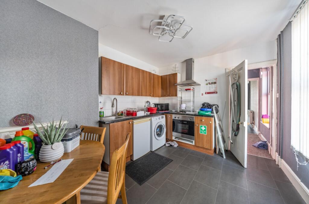 2 bed Mixed Use