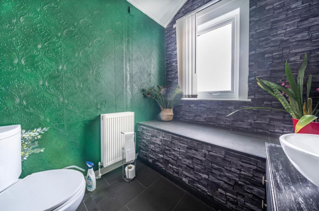 2 bed Mixed Use