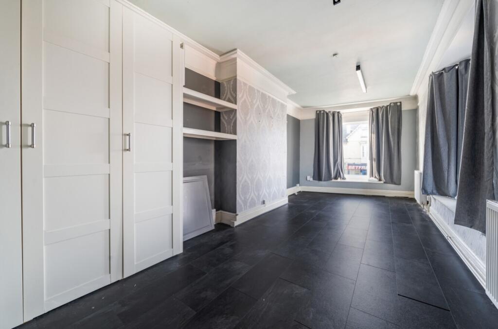 2 bed Mixed Use