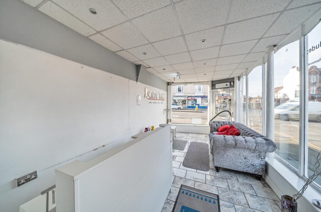 2 bed Mixed Use