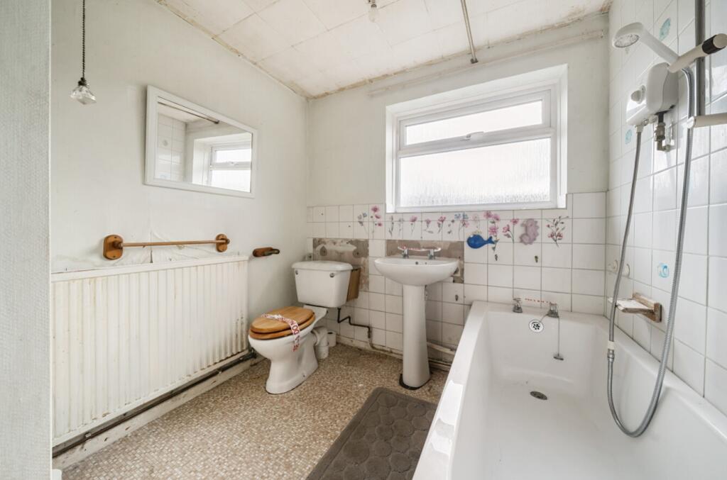 2 bed Detached Bungalow