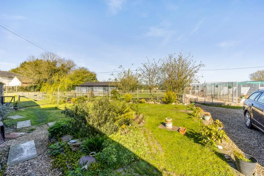 2 bed Detached Bungalow