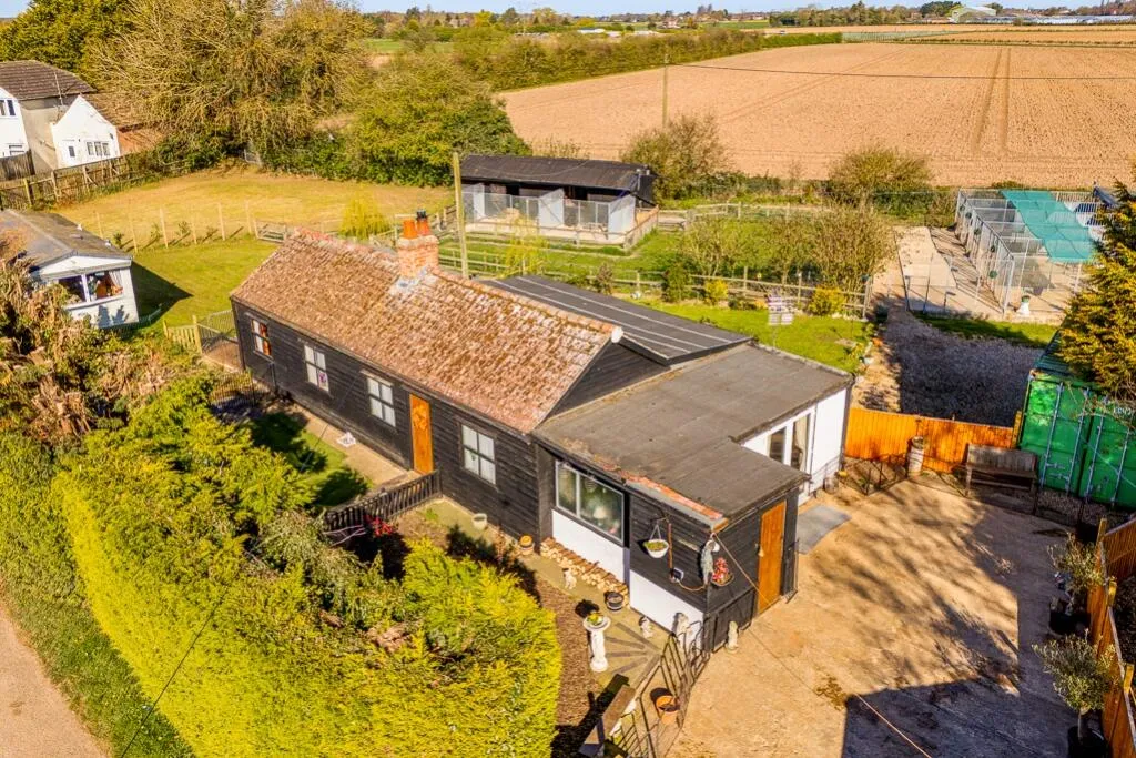 2 bed Detached Bungalow