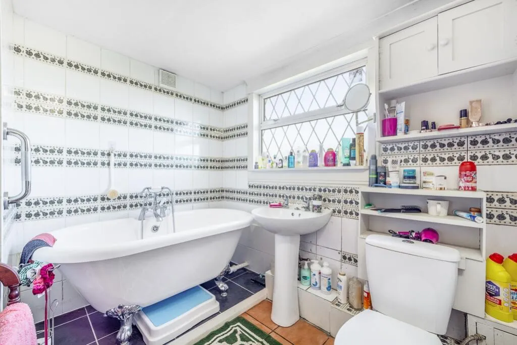 2 bed Detached Bungalow