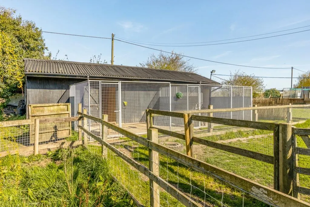 2 bed Detached Bungalow