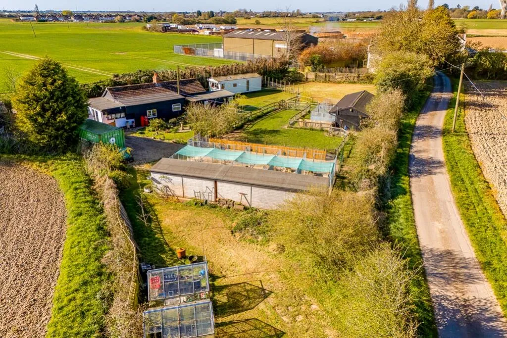 2 bed Detached Bungalow