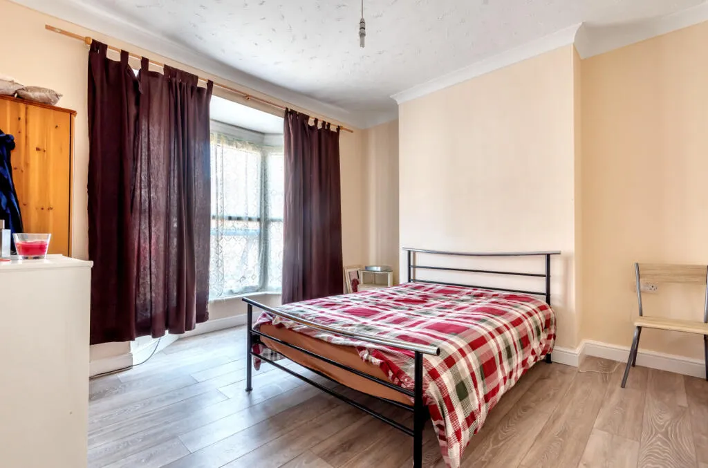 5 bed Terraced