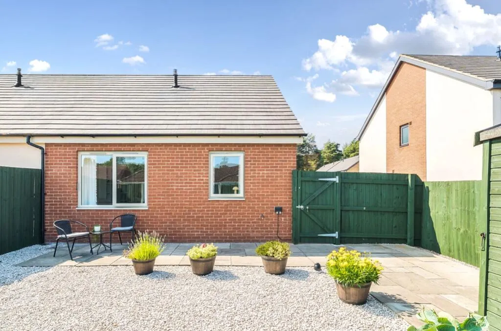 2 bed Semi-Detached Bungalow