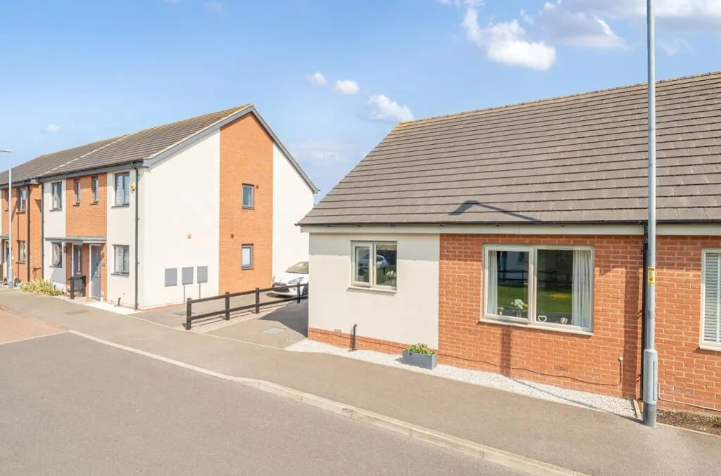 2 bed Semi-Detached Bungalow