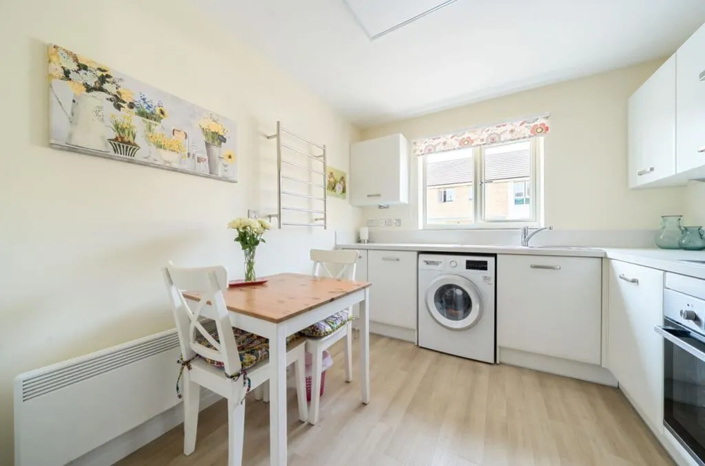 2 bed Semi-Detached Bungalow