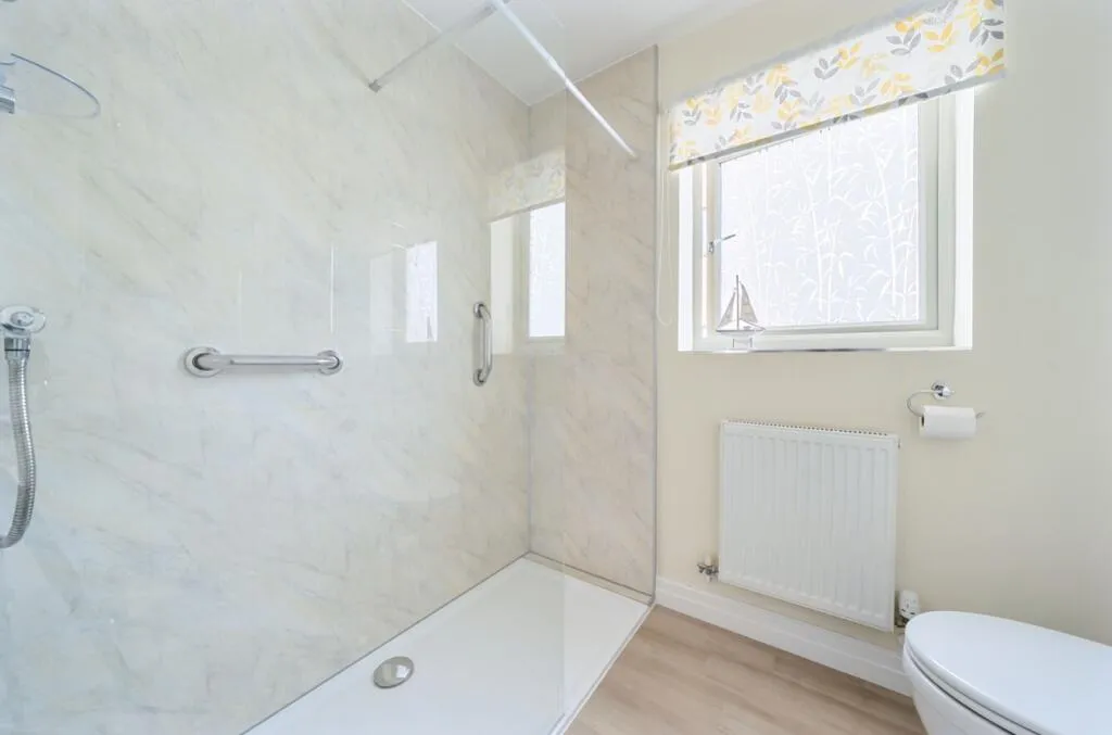 2 bed Semi-Detached Bungalow