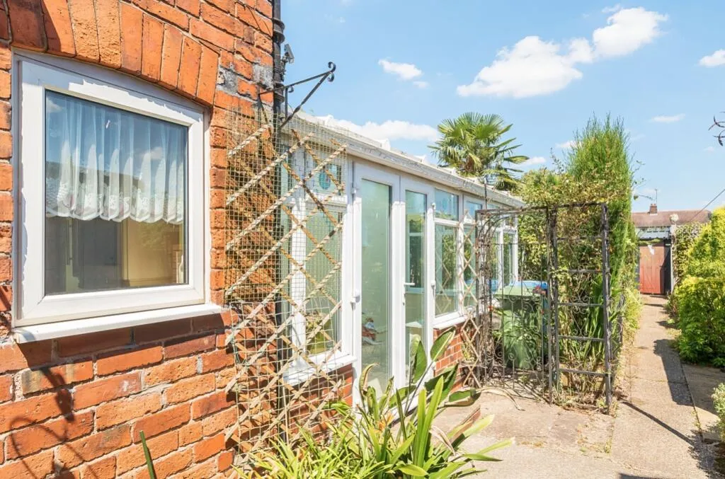 2 bed End of Terrace