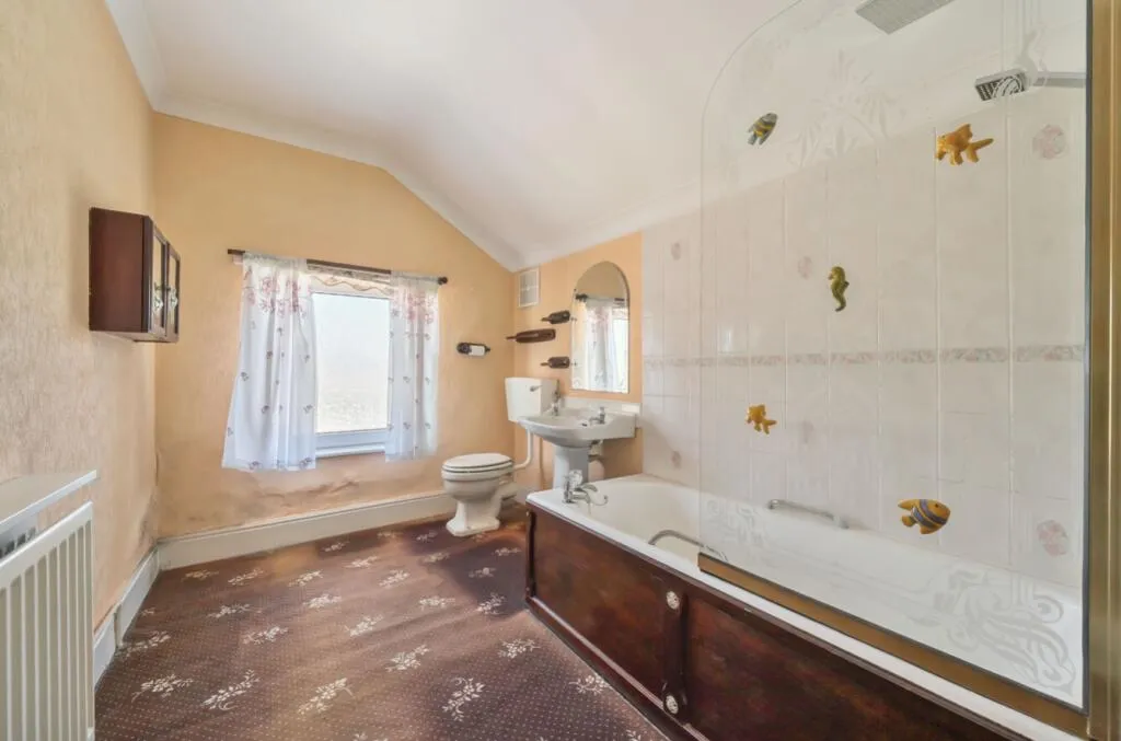 2 bed End of Terrace