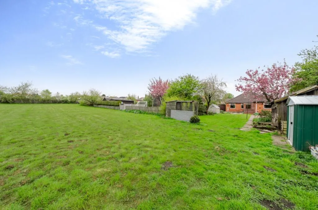 2 bed Detached Bungalow