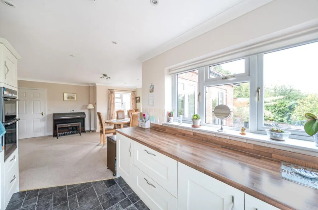 3 bed Detached Bungalow