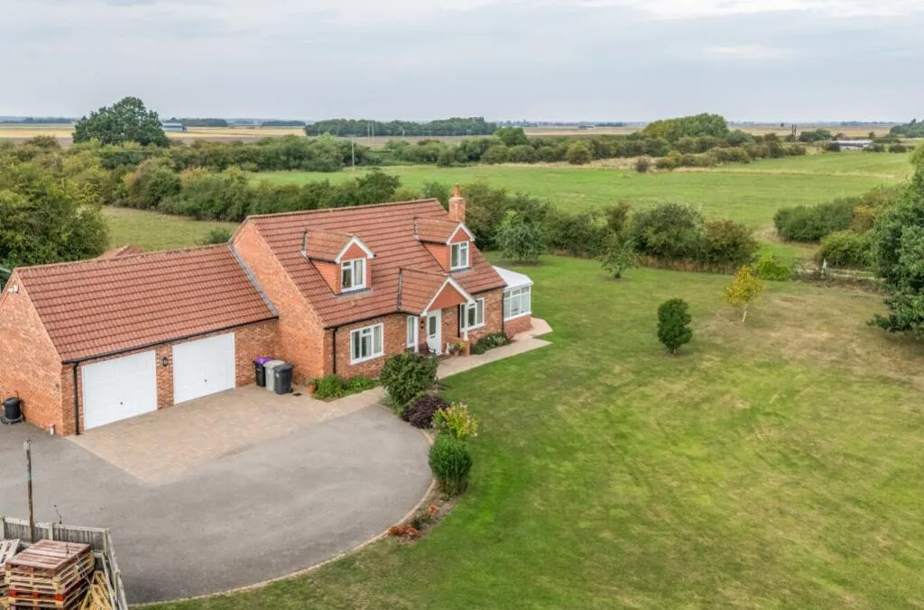 3 bed Detached Bungalow