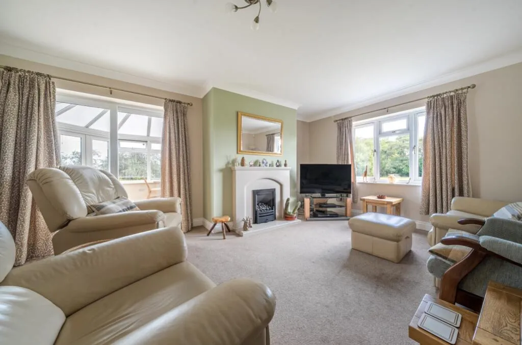 3 bed Detached Bungalow
