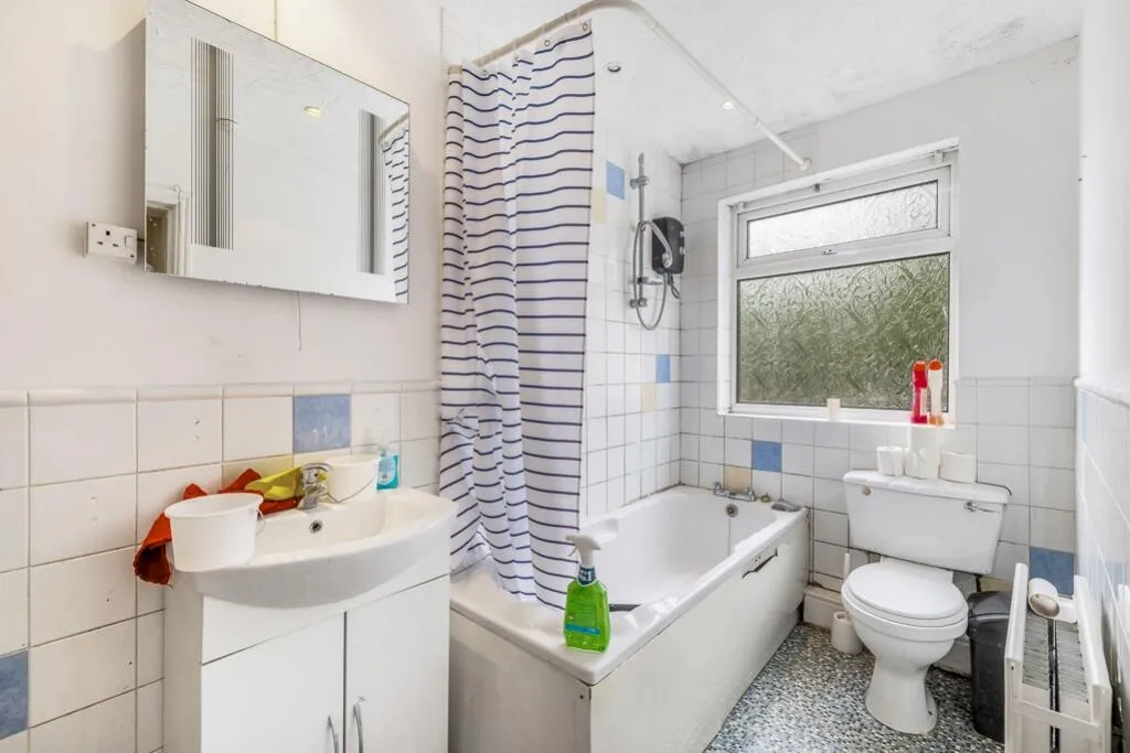 3 bed End of Terrace