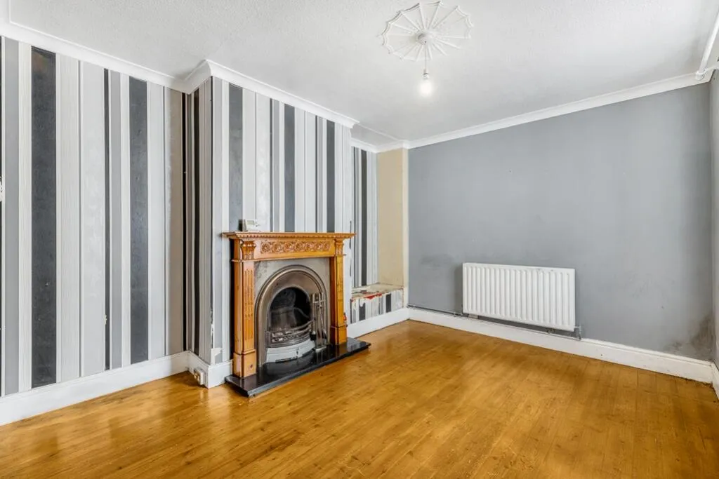 3 bed End of Terrace