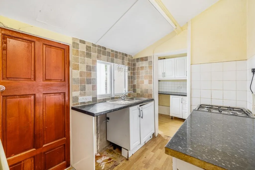 3 bed End of Terrace