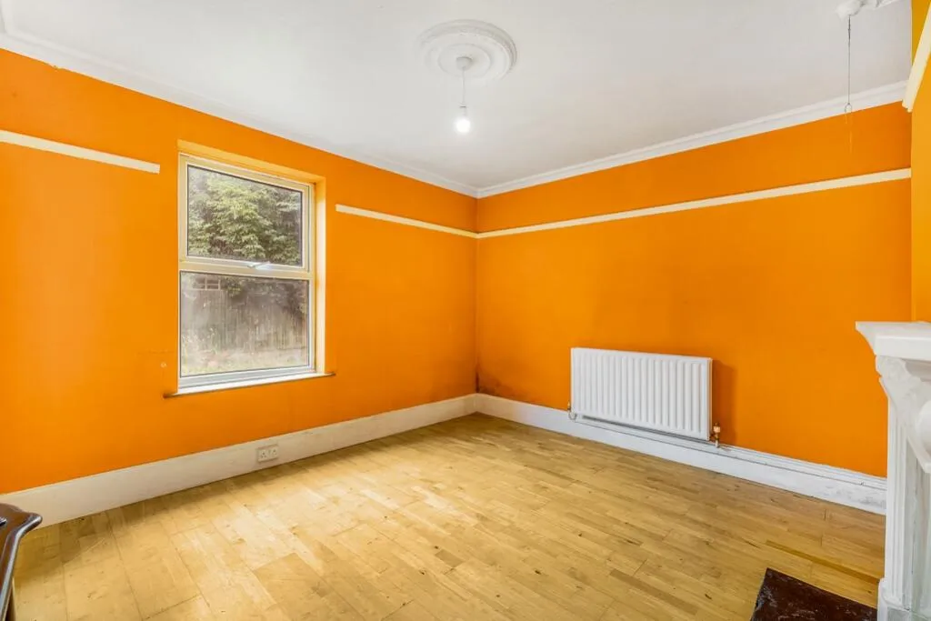 3 bed End of Terrace