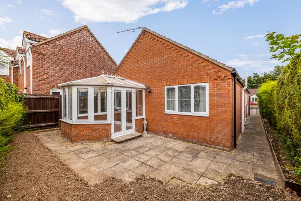 2 bed Detached Bungalow
