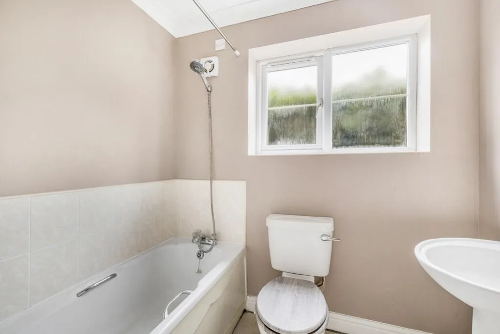 2 bed Detached Bungalow