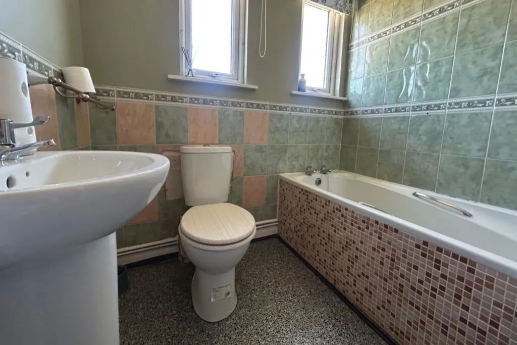 2 bed Detached Bungalow