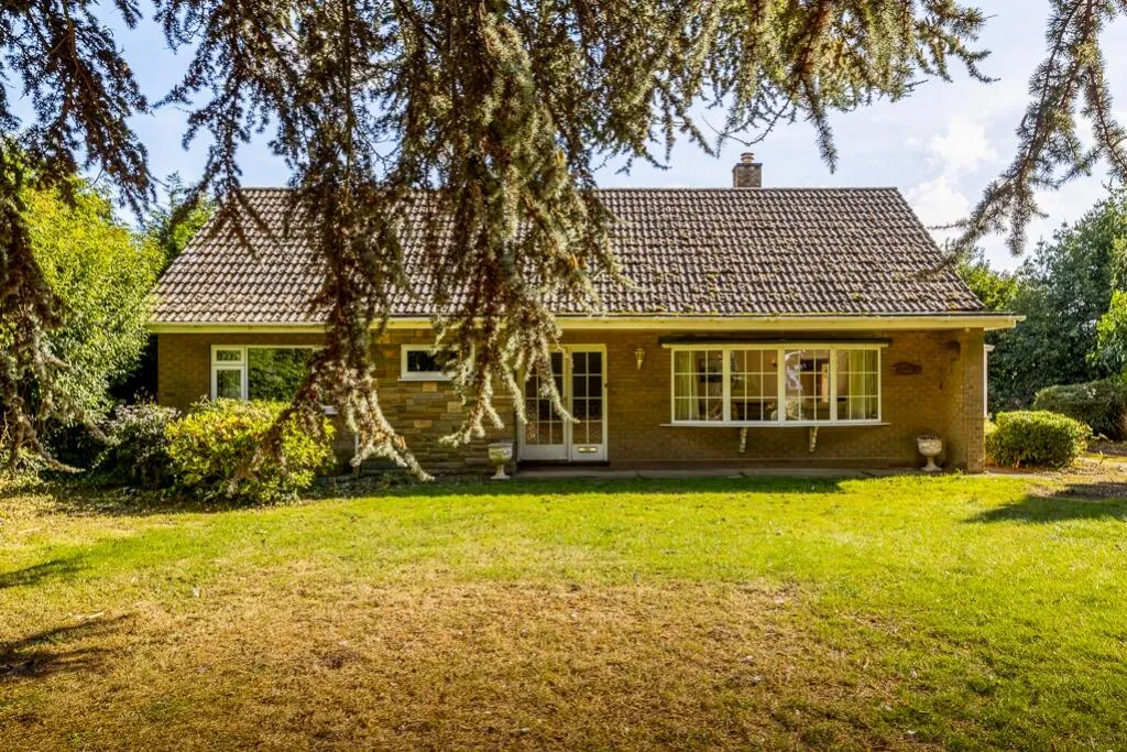 2 bed Detached Bungalow