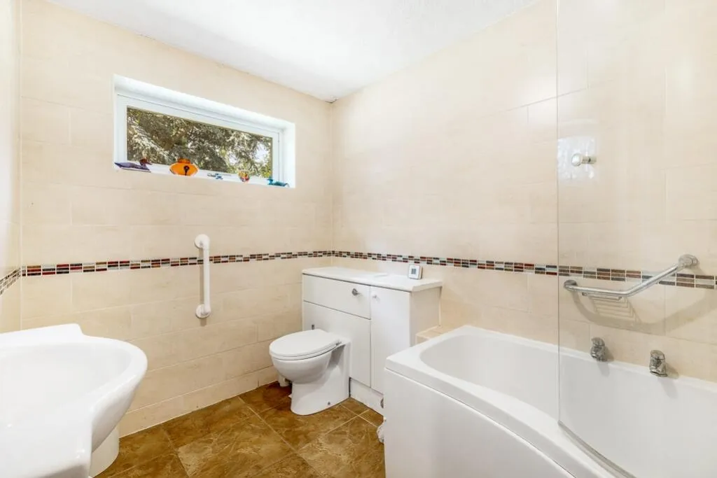 2 bed Detached Bungalow