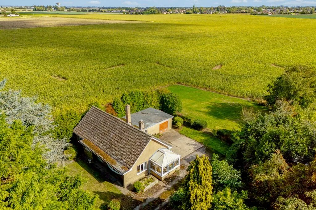 2 bed Detached Bungalow