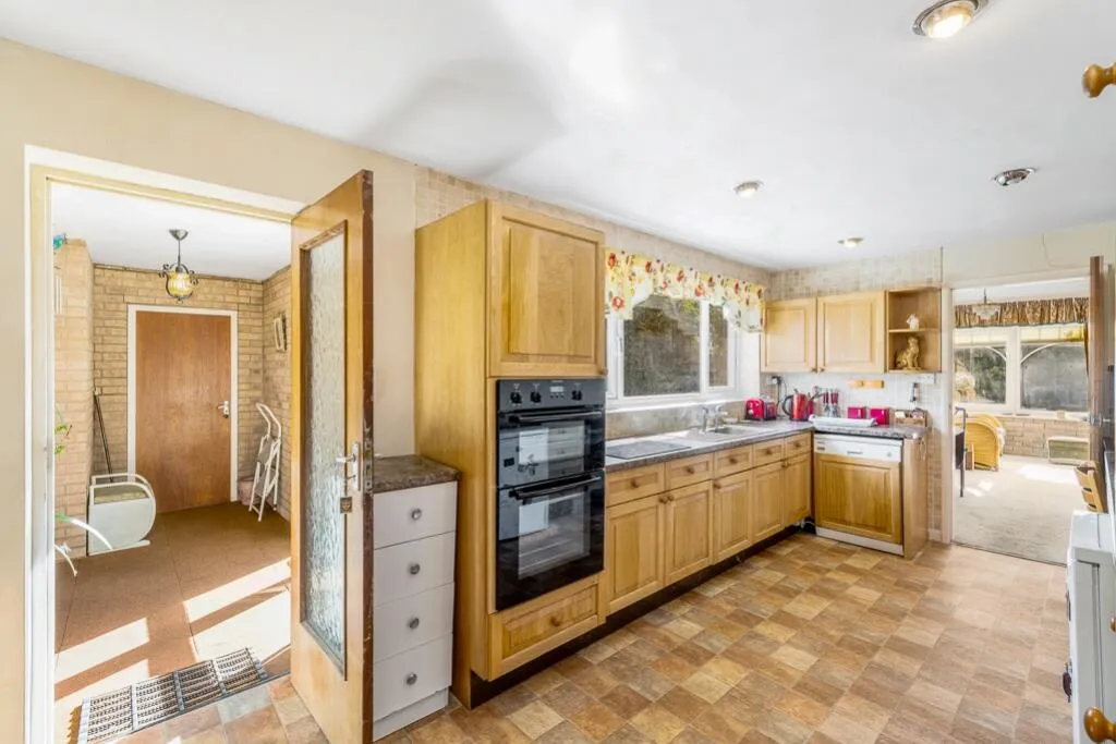 2 bed Detached Bungalow