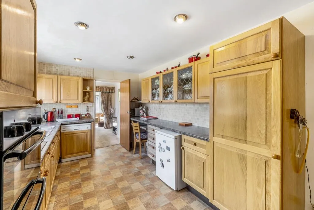 2 bed Detached Bungalow