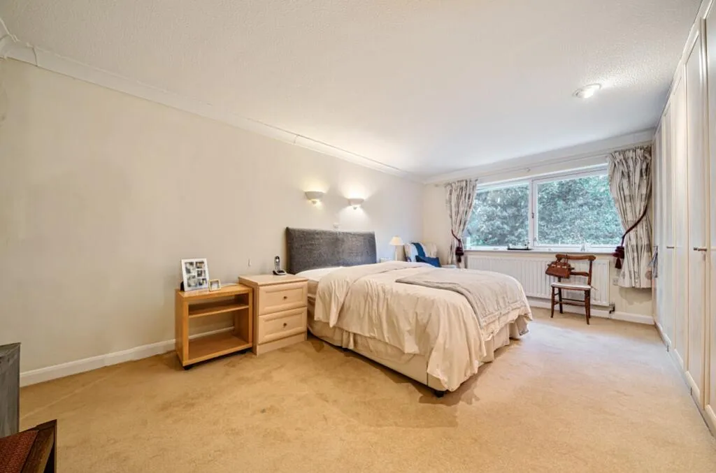 4 bed Detached