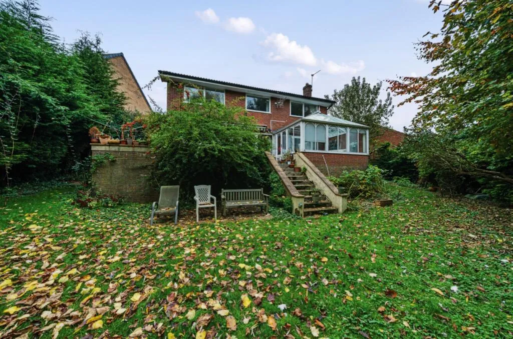 4 bed Detached