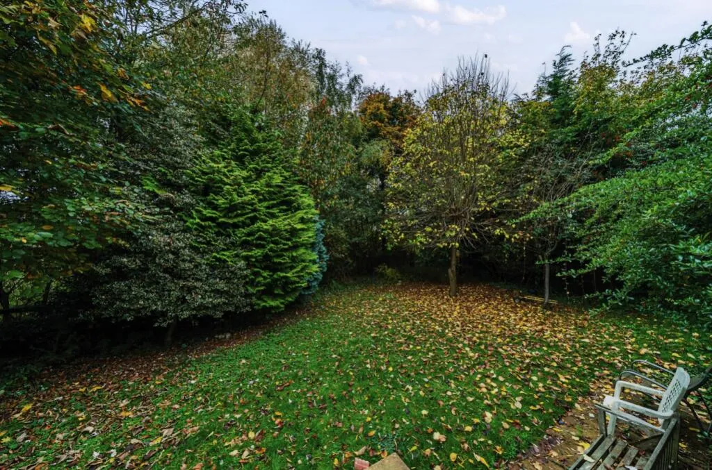 4 bed Detached