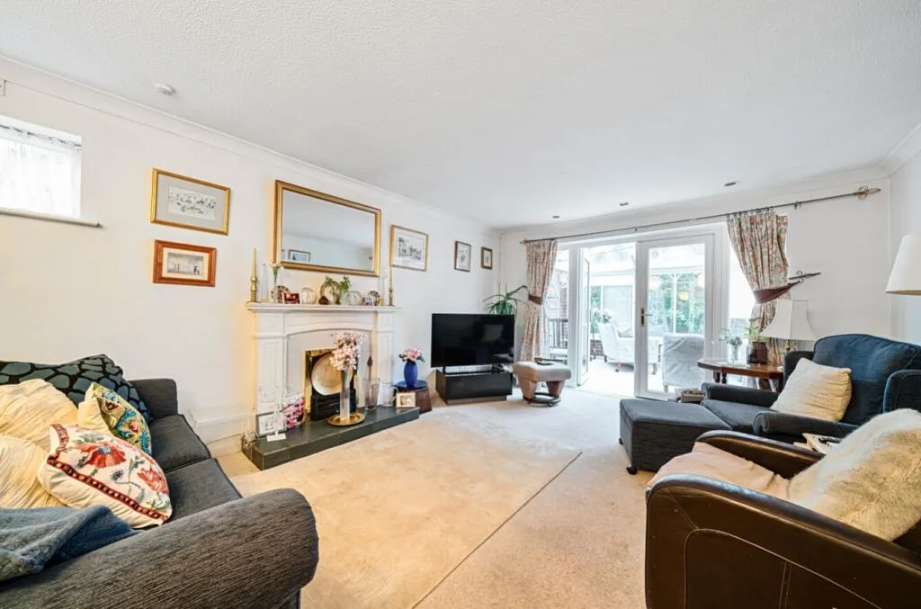 4 bed Detached