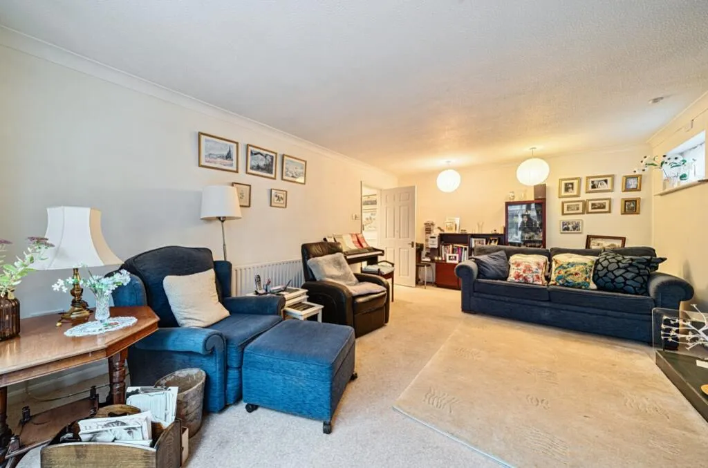 4 bed Detached